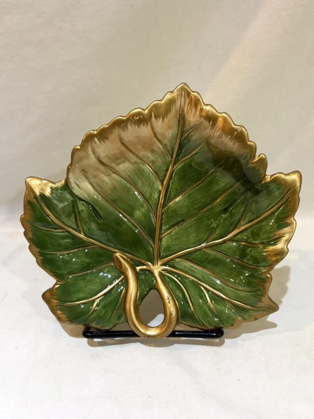 Fitz and Floyd Classics Renaissance Leaf Plate Dish Embossed Gold Accent